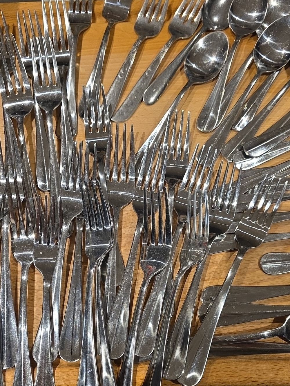 Flatware Set - Polished Silver Cutlery - Picture 4 of 7